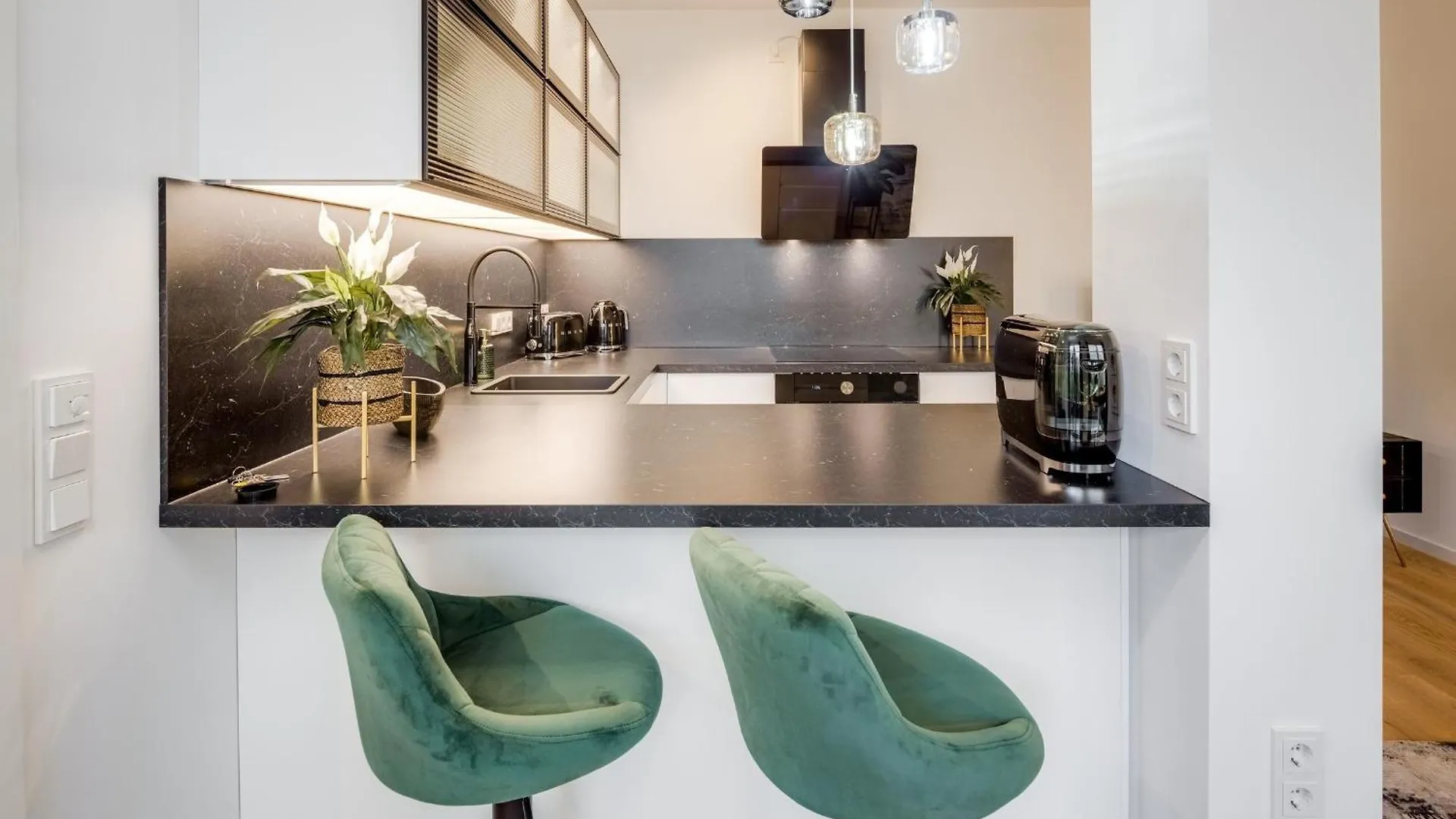 Ferienwohnung In Top Lage Muenchen Muen100 By Fewo-Plan 0*, Munich Germany